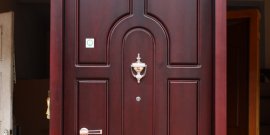 Руководство по замене входной двери в квартире и возможные сложности